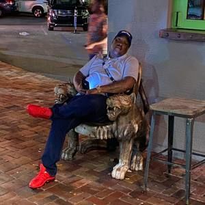 Meet your Posher, Itoro